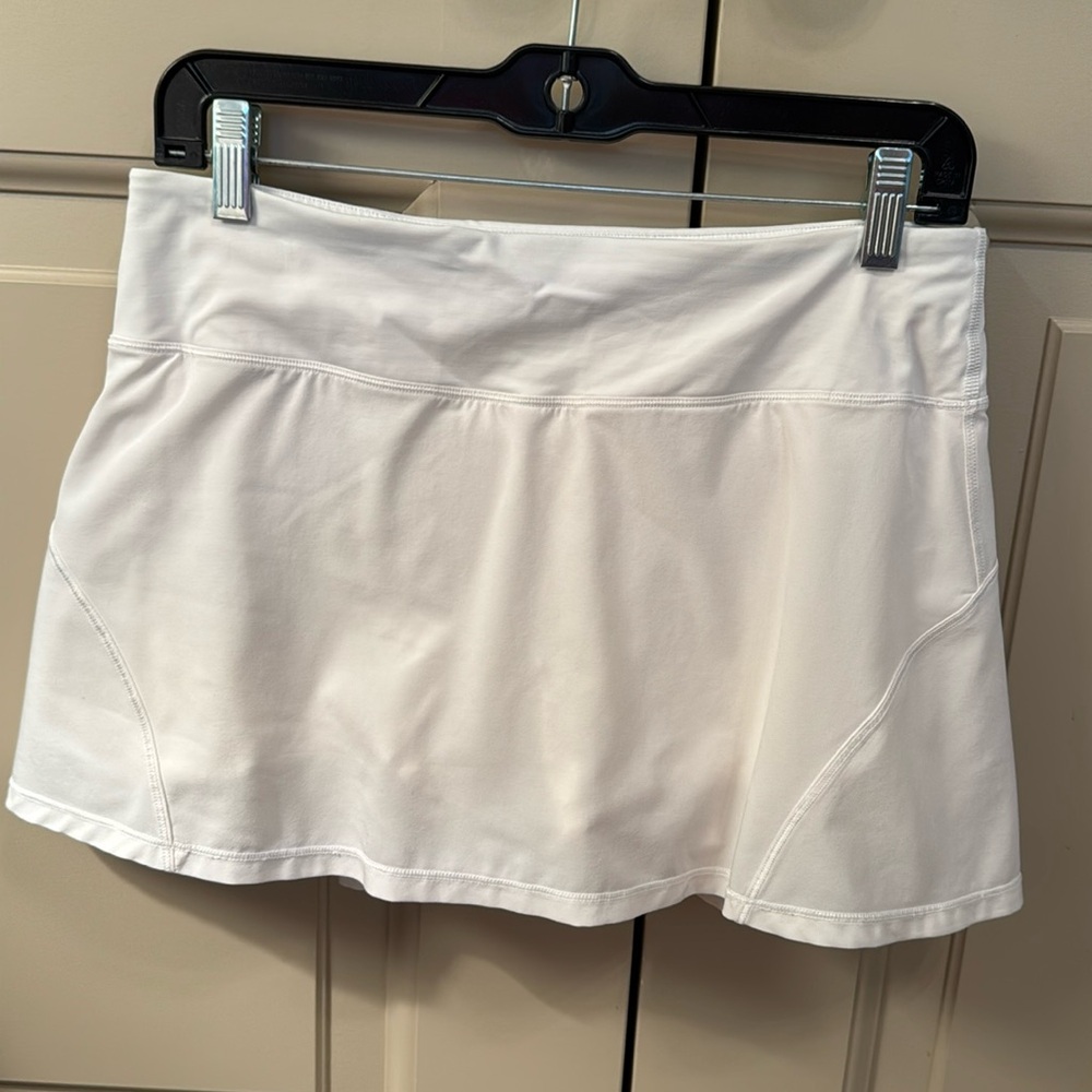 Women’s Lululemon white tennis skirt skort size 6